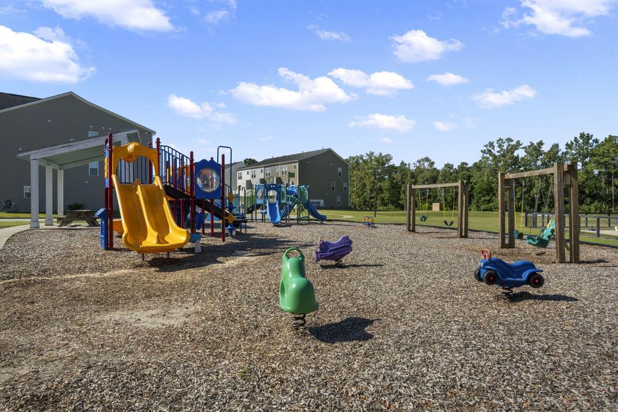 Community amenities in High Point at Foxbank, Moncks Corner (Image 54).