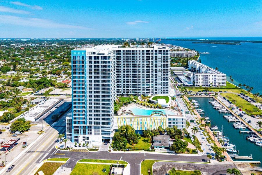 045-220LakeShoreDrive-1415-LakePark-FL-3
