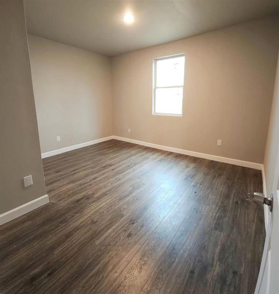 Spacious, unfurnished interior of a new home in , Kemp (Image 8).