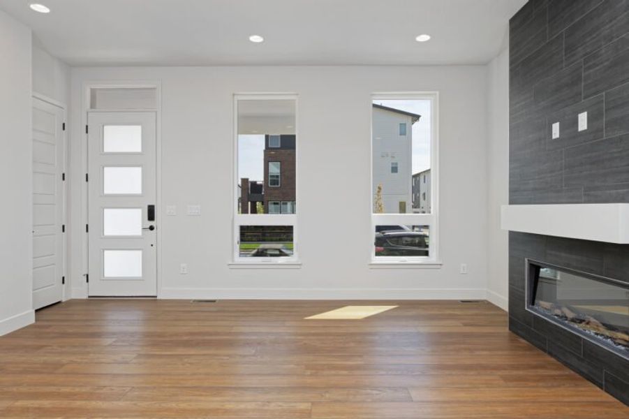 Spacious, unfurnished interior of a new home in Loretto Heights - Rise Collection, Denver (Image 12).