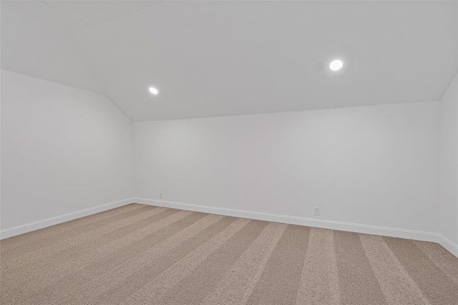 Spacious, unfurnished interior of a new home in Stone River Glen, Royse City (Image 28). Spacious, unfurnished interior of a new home in Stone River Glen, Royse City (Image 28).