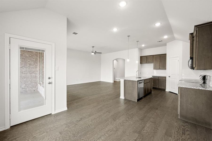 4536 Lyre Leaf- Dining-2