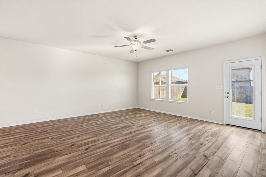 Spacious, unfurnished interior of a new home in Butler Farms - Reserve Collection, Liberty Hill (Image 28).