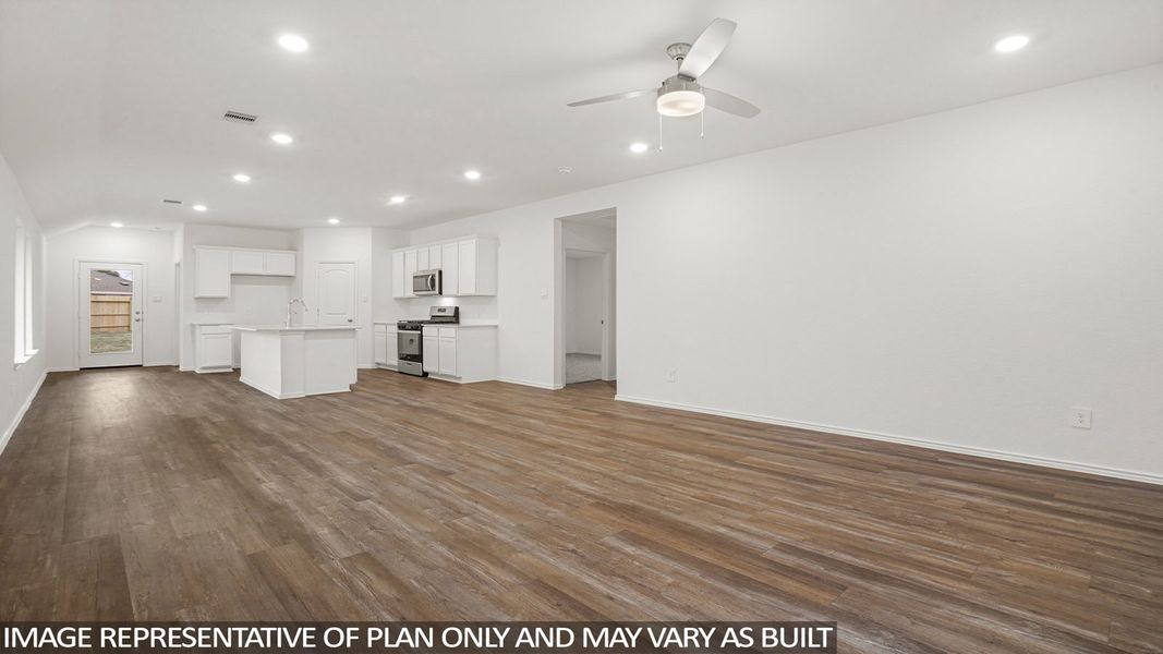 Spacious, unfurnished interior of a new home in Sunterra, Katy (Image 16).