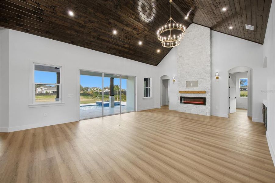 Spacious, unfurnished interior of a new home in , Plant City (Image 59).