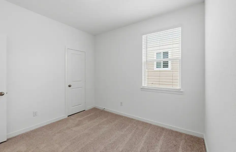 Spacious, unfurnished interior of a new home in Larson Crossing, Elgin (Image 20).