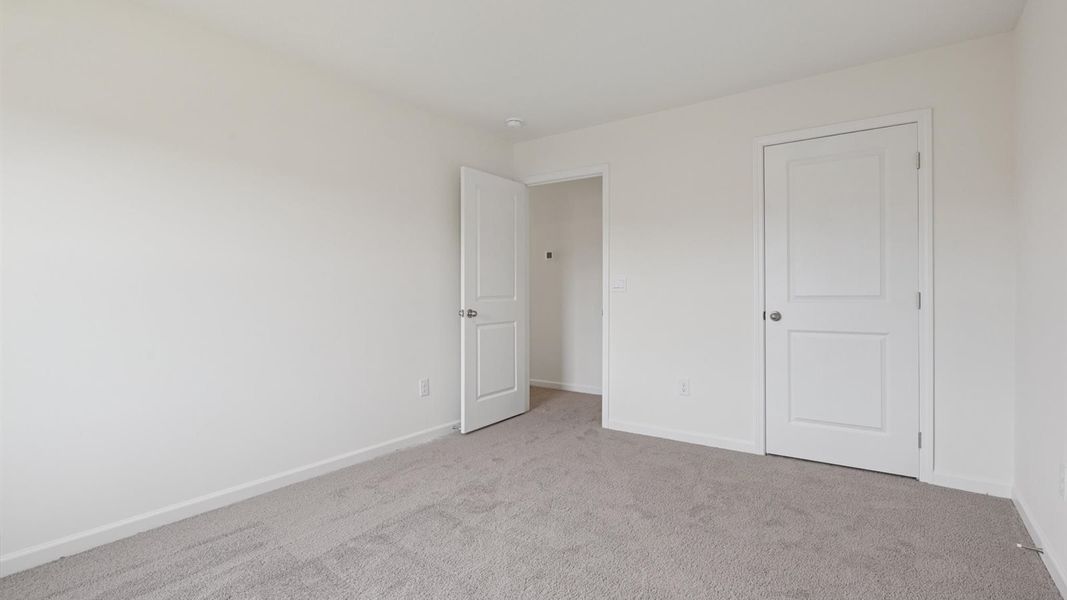 Spacious, unfurnished interior of a new home in Whispering Springs, Maryville (Image 29).