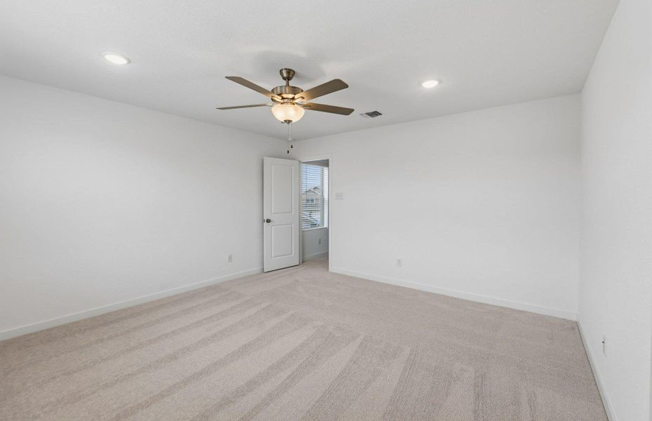 Spacious, unfurnished interior of a new home in Sonterra, Jarrell (Image 21).