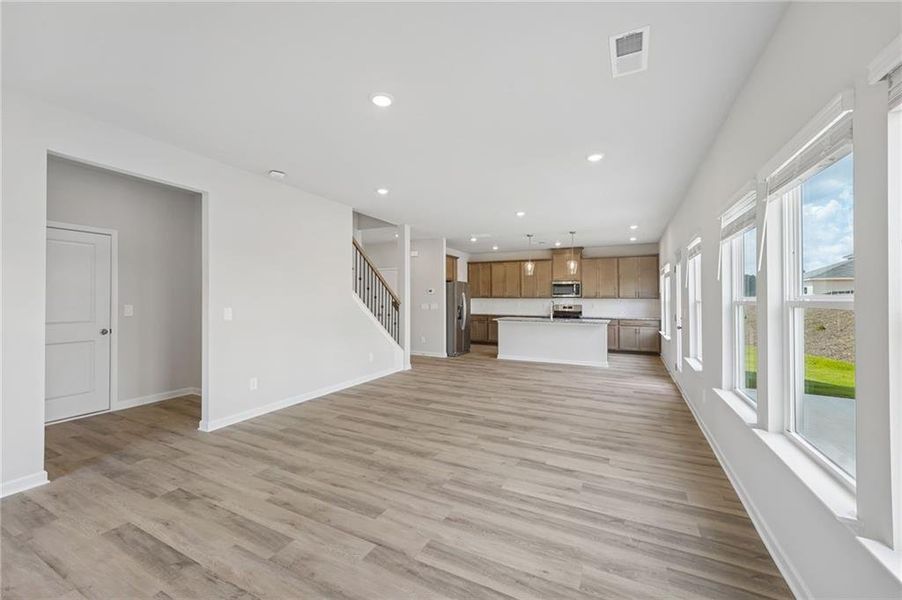 Spacious, unfurnished interior of a new home in Northwoods at Mirror Lake, Villa Rica (Image 39).