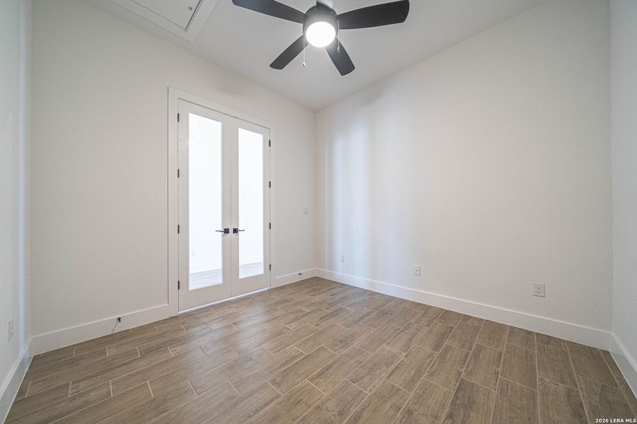 Spacious, unfurnished interior of a new home in , Kerrville (Image 32).