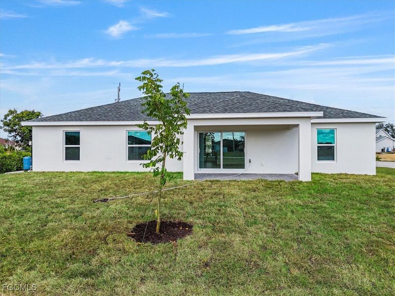 Exterior details and patio area of a home in Cape Coral, Cape Coral (Image 3). Exterior details and patio area of a home in Cape Coral, Cape Coral (Image 3).