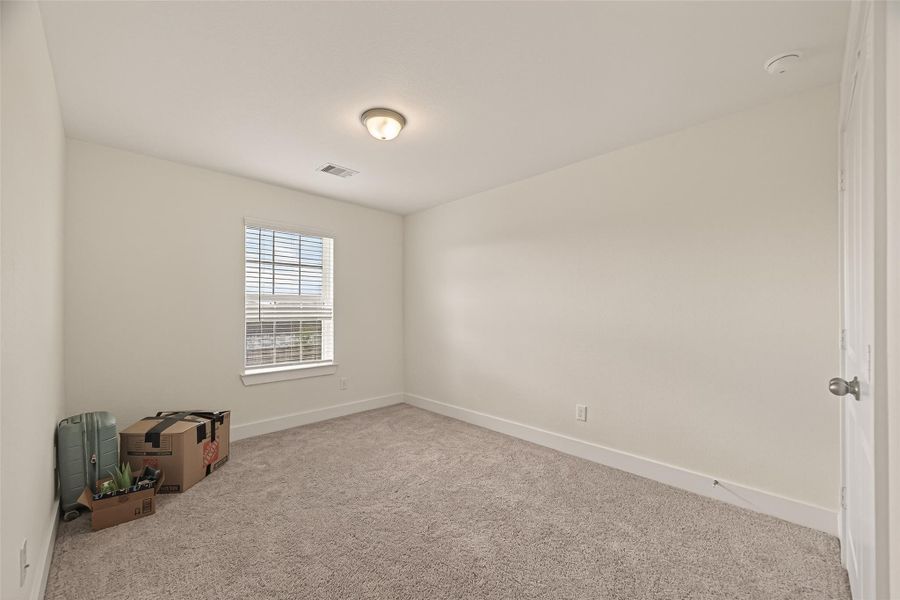 Spacious, unfurnished interior of a new home in Massey Oaks, Pearland (Image 33).