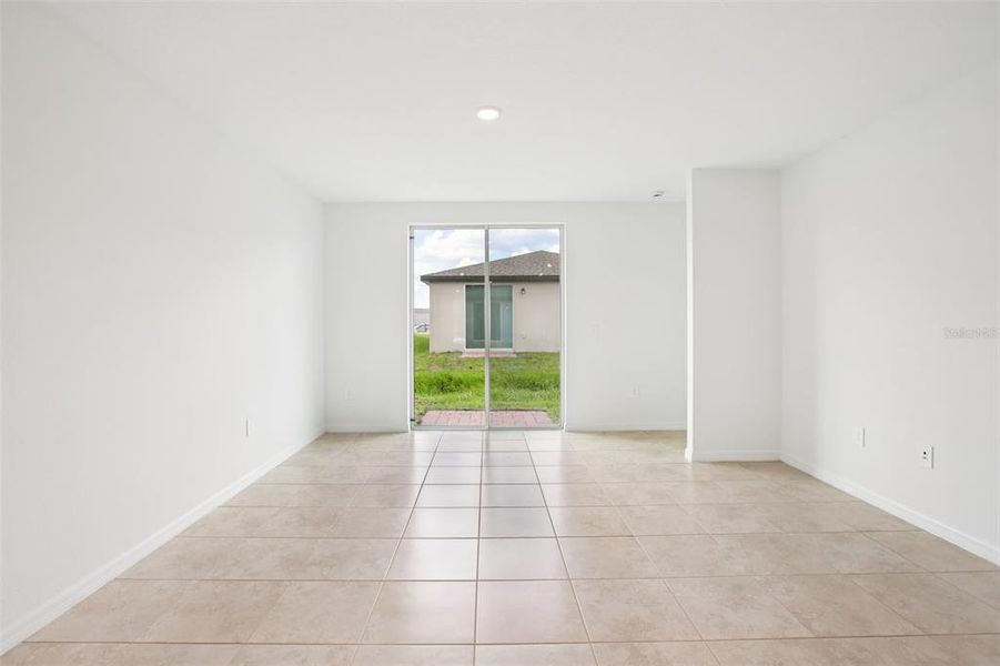 Spacious, unfurnished interior of a new home in Villamar - Classic Series, Winter Haven (Image 12).