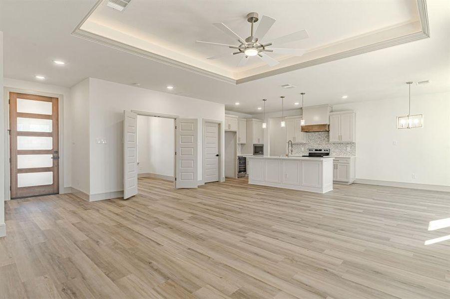 Spacious, unfurnished interior of a new home in , Granbury (Image 29).