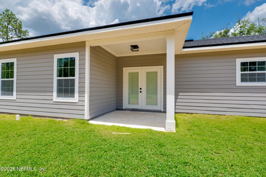 Exterior details and patio area of a home in , Middleburg (Image 12).