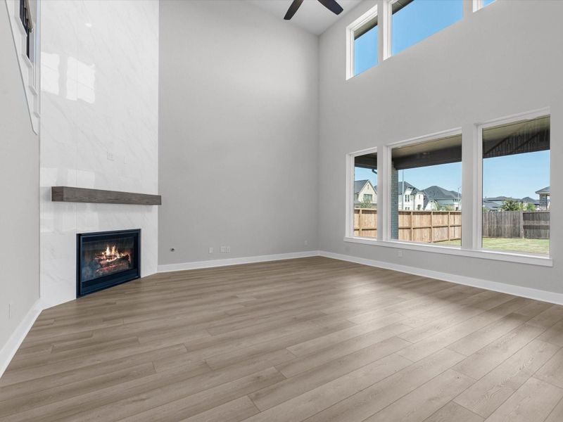 Spacious, unfurnished interior of a new home in Cross Creek Ranch 65′, Fulshear (Image 18).