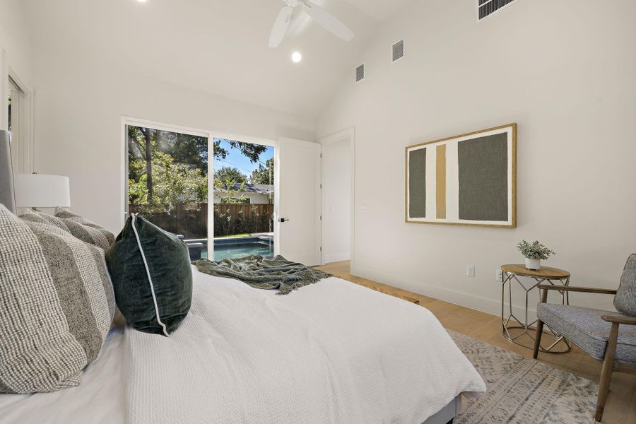 Furnished interior view inside a new home in , Austin (Image 28). Furnished interior view inside a new home in , Austin (Image 28).