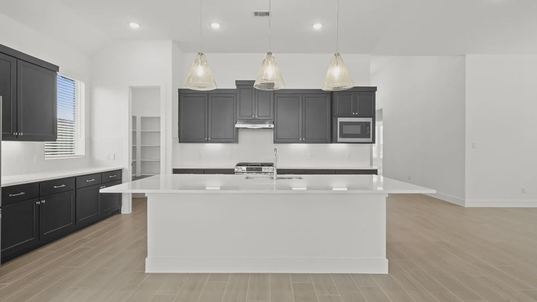 Furnished interior view inside a new home in Sienna 45', Missouri City (Image 7).