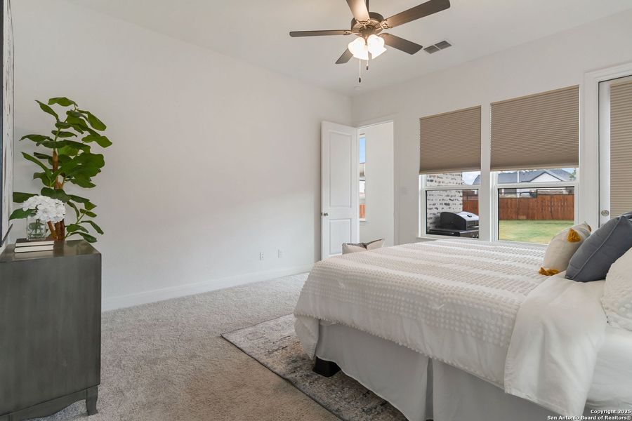 Furnished interior view inside a new home in Woodbridge Farms, La Vernia (Image 41).