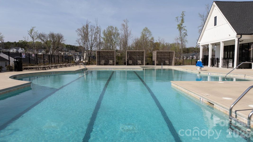 Community amenities in , Denver (Image 39).