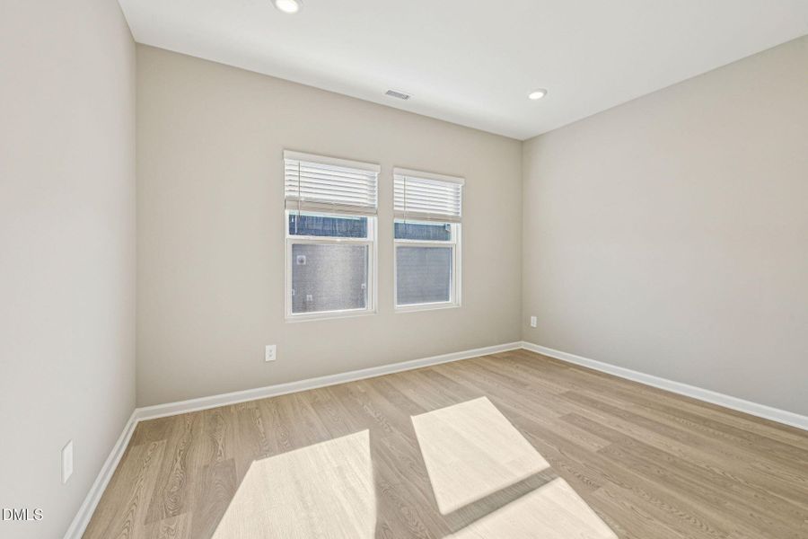 15-web-or-mls-Raleigh - Watkins Glen - 3