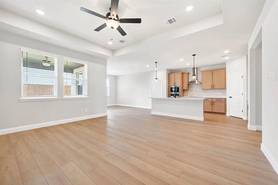 Spacious, unfurnished interior of a new home in Heartland, Heartland (Image 18).