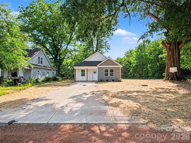 Image 35 of a home in .