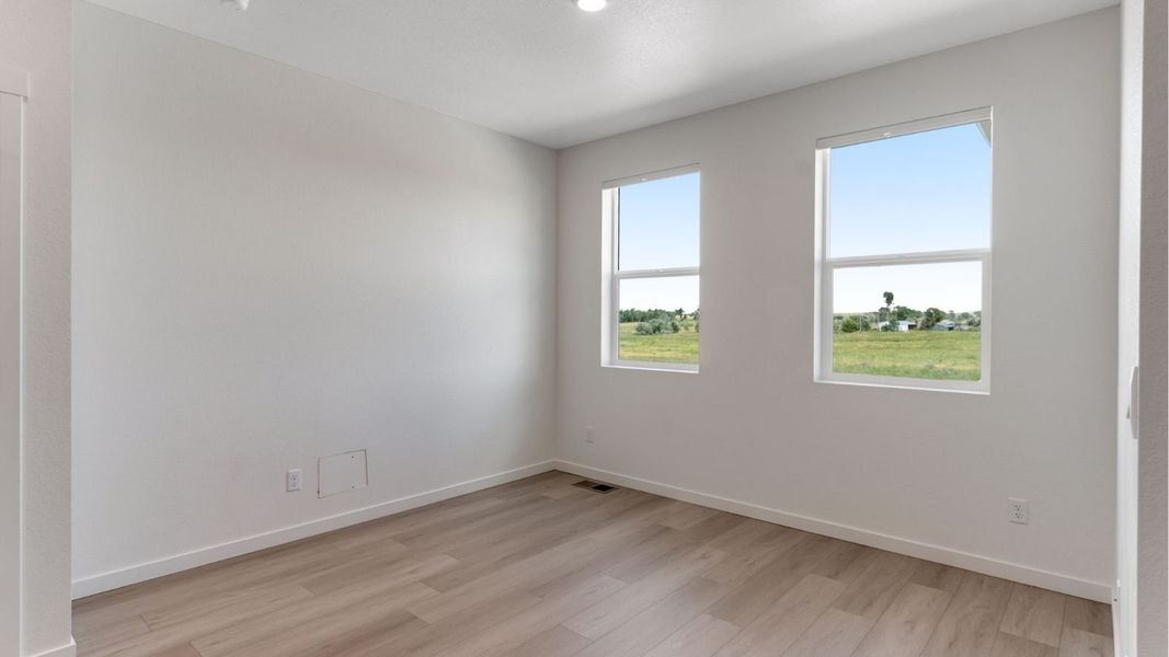 Spacious, unfurnished interior of a new home in Vista Meadows, Fort Lupton (Image 12).