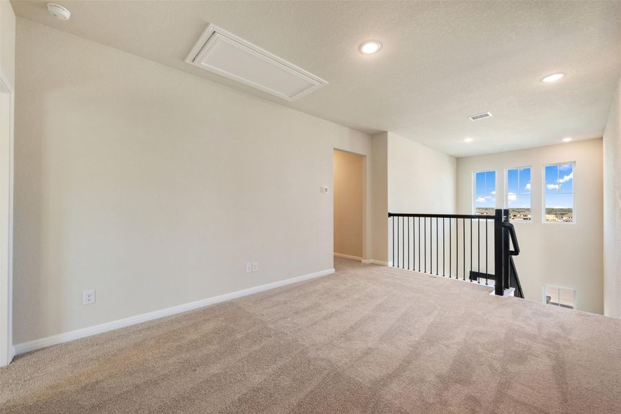 Representative images and renderings are for illustrative purposes. Actual structural options and design finishes of home may vary.