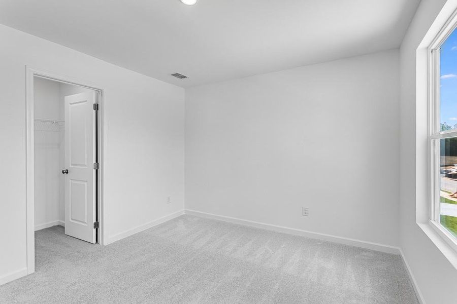 Spacious, unfurnished interior of a new home in Heritage River, Euharlee (Image 21).