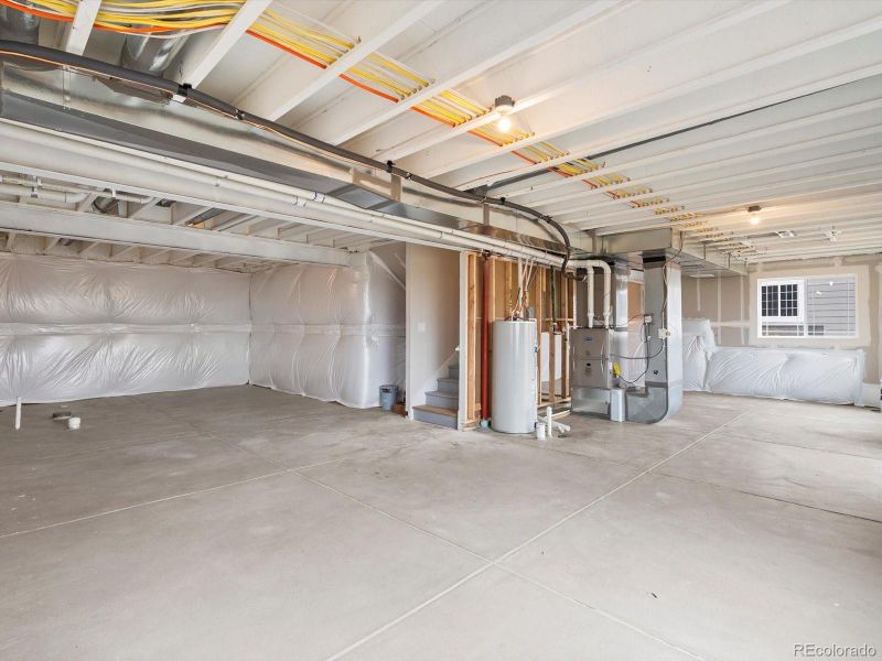 Spacious, unfurnished interior of a new home in Buffalo Highlands: The Canyon Collection, Commerce City (Image 27). Spacious, unfurnished interior of a new home in Buffalo Highlands: The Canyon Collection, Commerce City (Image 27).