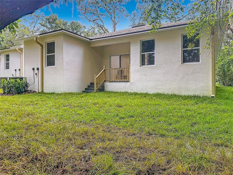 Exterior details and patio area of a home in , Orlando (Image 33).