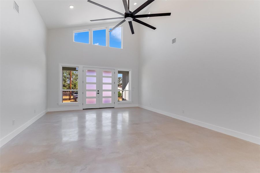 Spacious, unfurnished interior of a new home in , Marble Falls (Image 24).