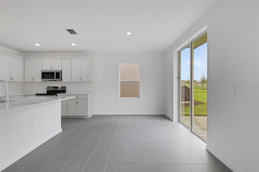 Spacious, unfurnished interior of a new home in Southpointe, Palmetto (Image 44).