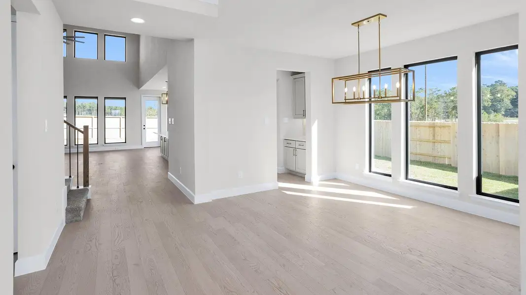 Spacious, unfurnished interior of a new home in Escondido 80', Magnolia (Image 11).