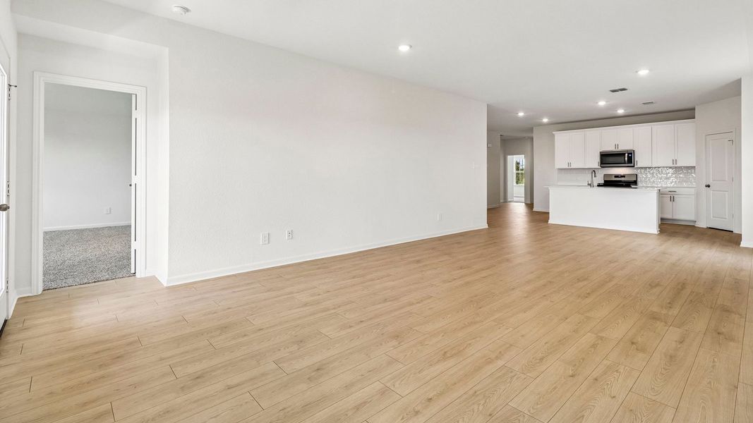 Spacious, unfurnished interior of a new home in Briarwood, Elgin (Image 13).