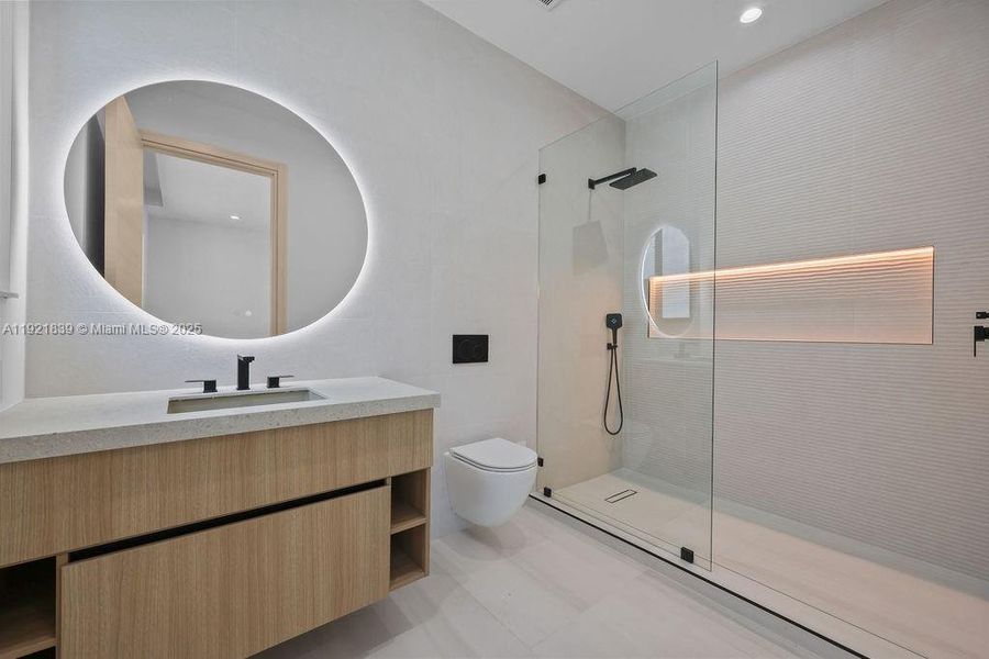 Furnished interior view inside a new home in , Fort Lauderdale (Image 19). Furnished interior view inside a new home in , Fort Lauderdale (Image 19).