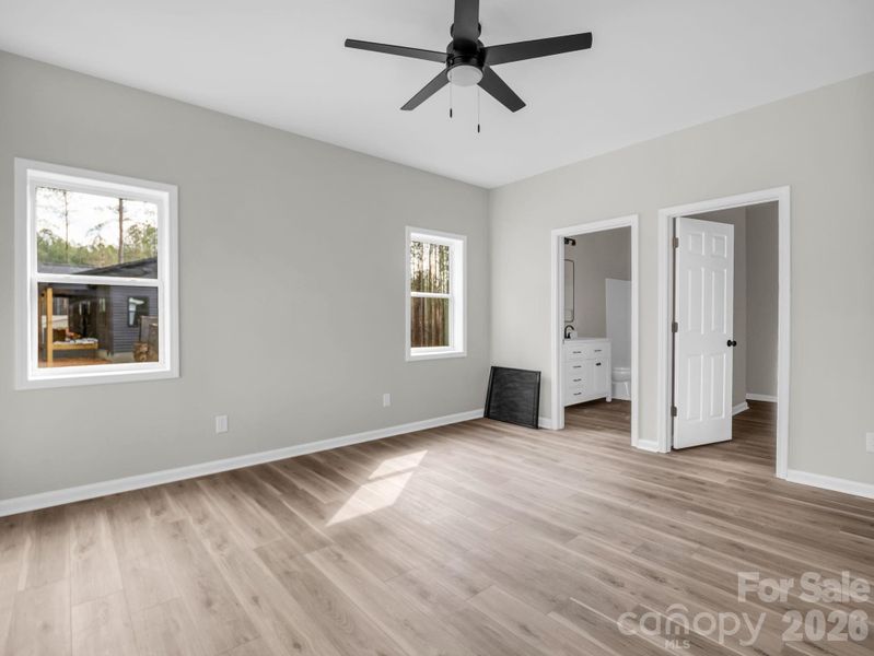 Spacious, unfurnished interior of a new home in , Bostic (Image 9).