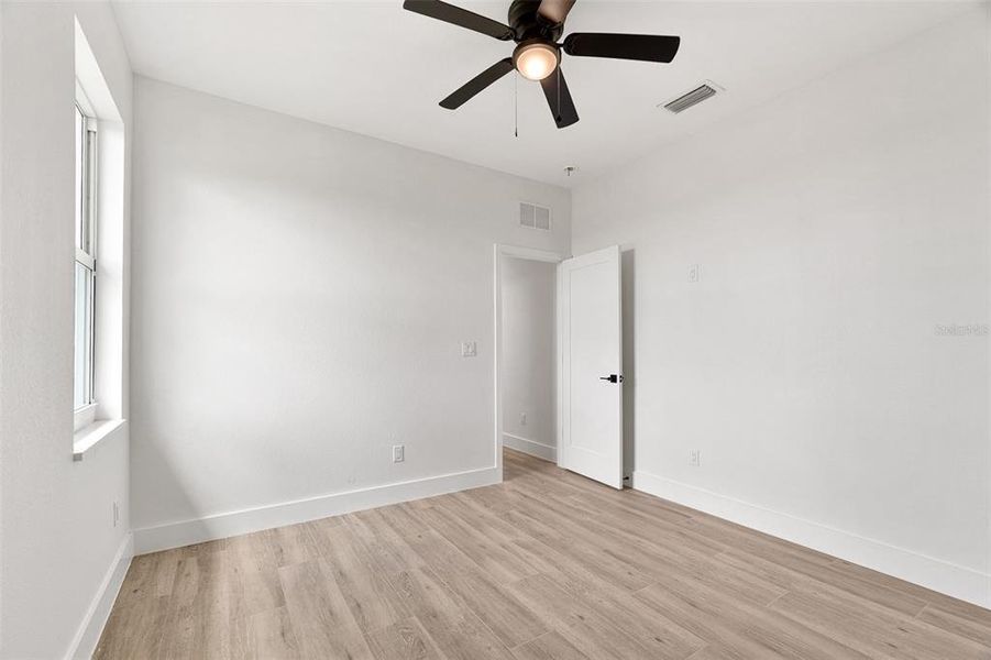 Spacious, unfurnished interior of a new home in , Placida (Image 49).