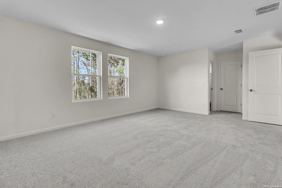 Spacious, unfurnished interior of a new home in Saddlebrook Ranch, Schertz (Image 20).