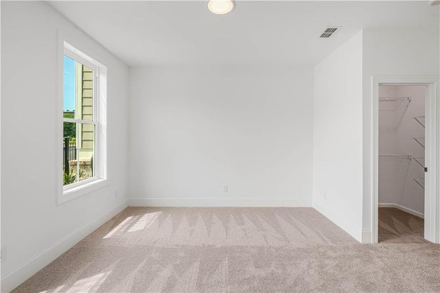 Spacious, unfurnished interior of a new home in Waterhaven, Cumming (Image 40).
