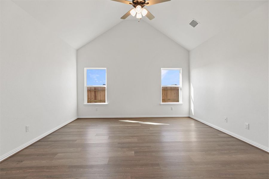 Spacious, unfurnished interior of a new home in Oakwood Estates, Waller (Image 15).