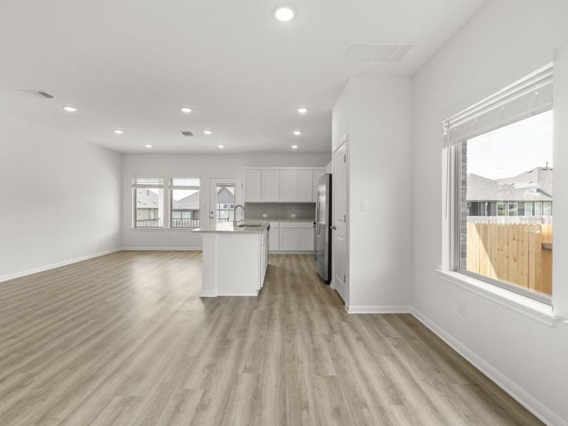 Spacious, unfurnished interior of a new home in Crosswinds, Kyle (Image 22).