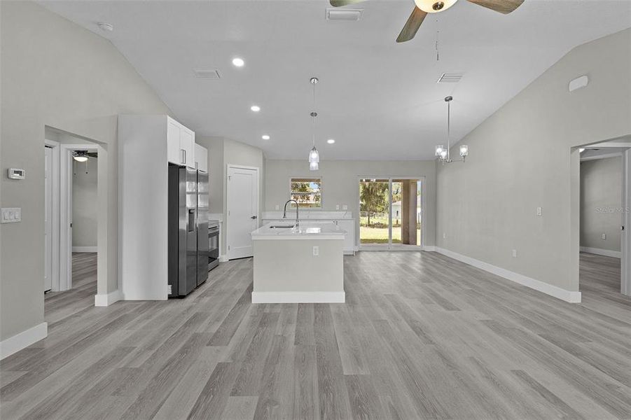 Spacious, unfurnished interior of a new home in , Ocklawaha (Image 13).