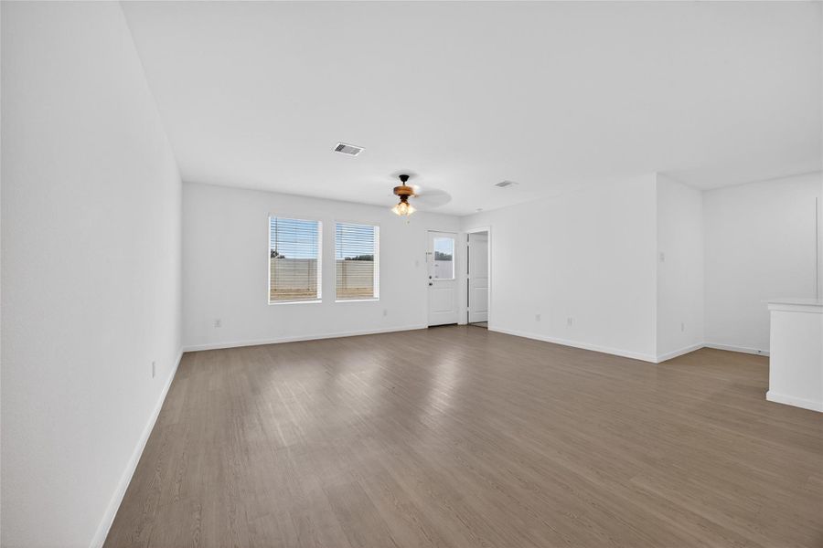 Spacious, unfurnished interior of a new home in Anniston, Katy (Image 28).