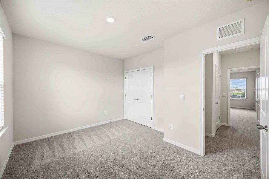 Spacious, unfurnished interior of a new home in Coddington, Bradenton (Image 52).