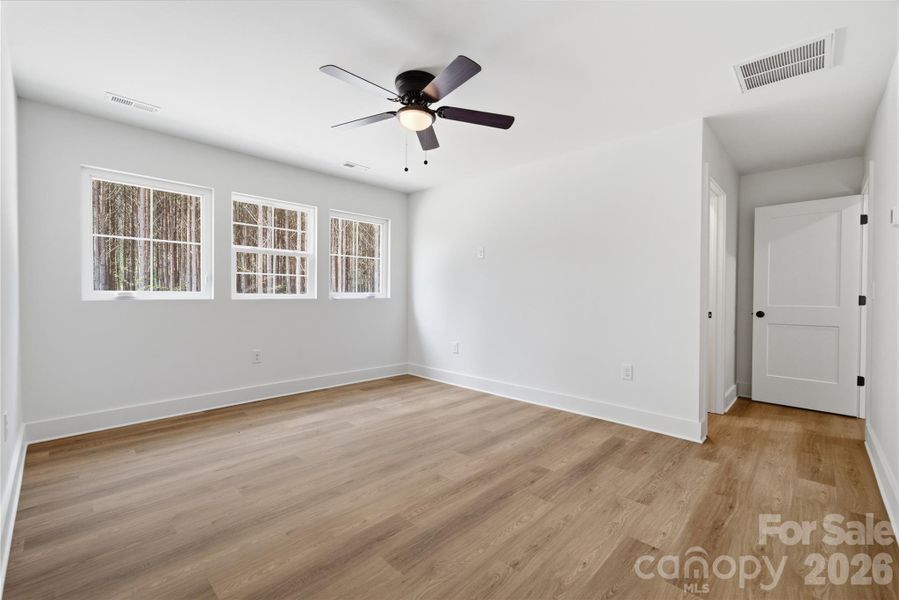 Spacious, unfurnished interior of a new home in , York (Image 23).