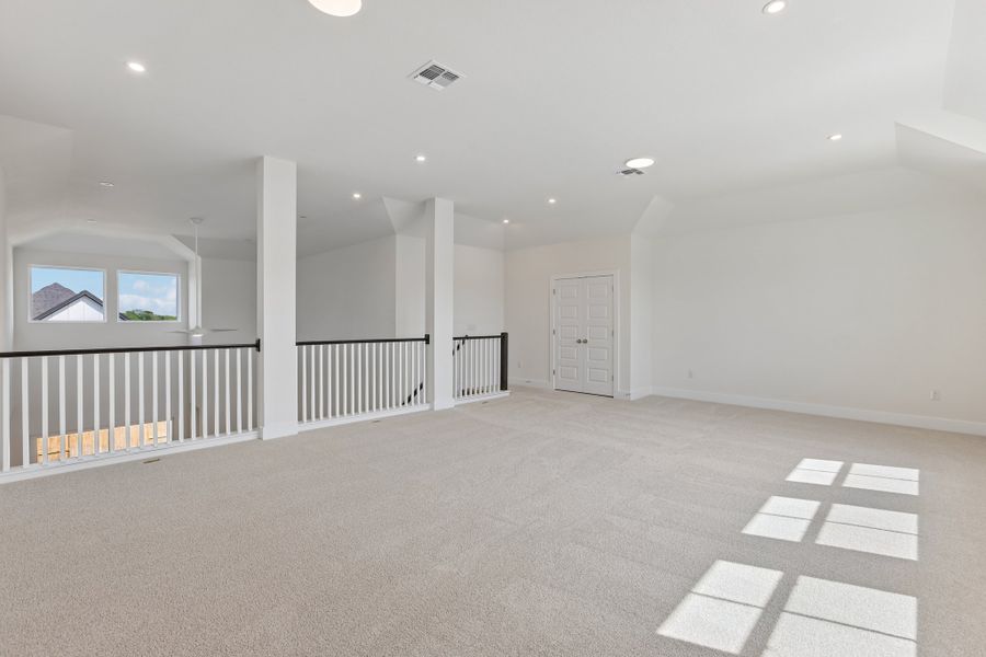 Spacious, unfurnished interior of a new home in Persimmon, Buda (Image 28). Spacious, unfurnished interior of a new home in Persimmon, Buda (Image 28).