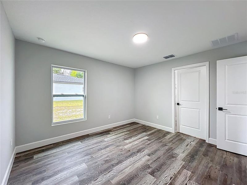 Spacious, unfurnished interior of a new home in , Ocala (Image 13).