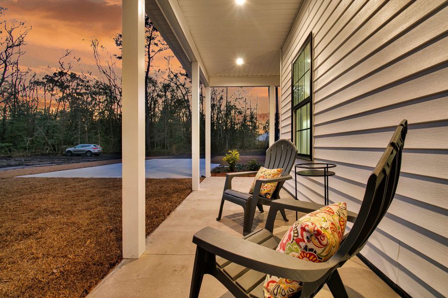 Exterior details and patio area of a home in , Hollywood (Image 21).